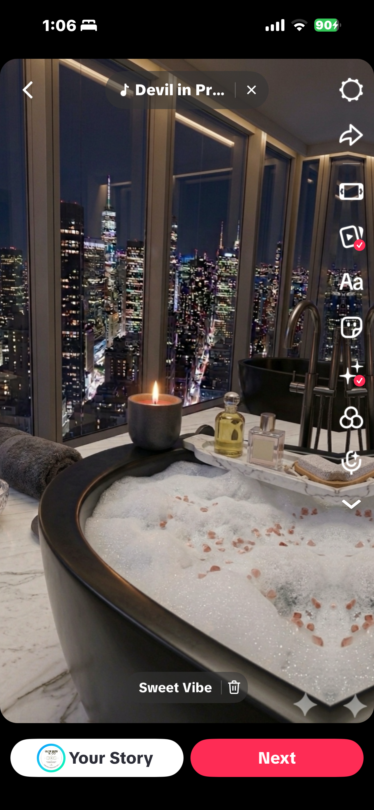 Editor’s Pick Candle
