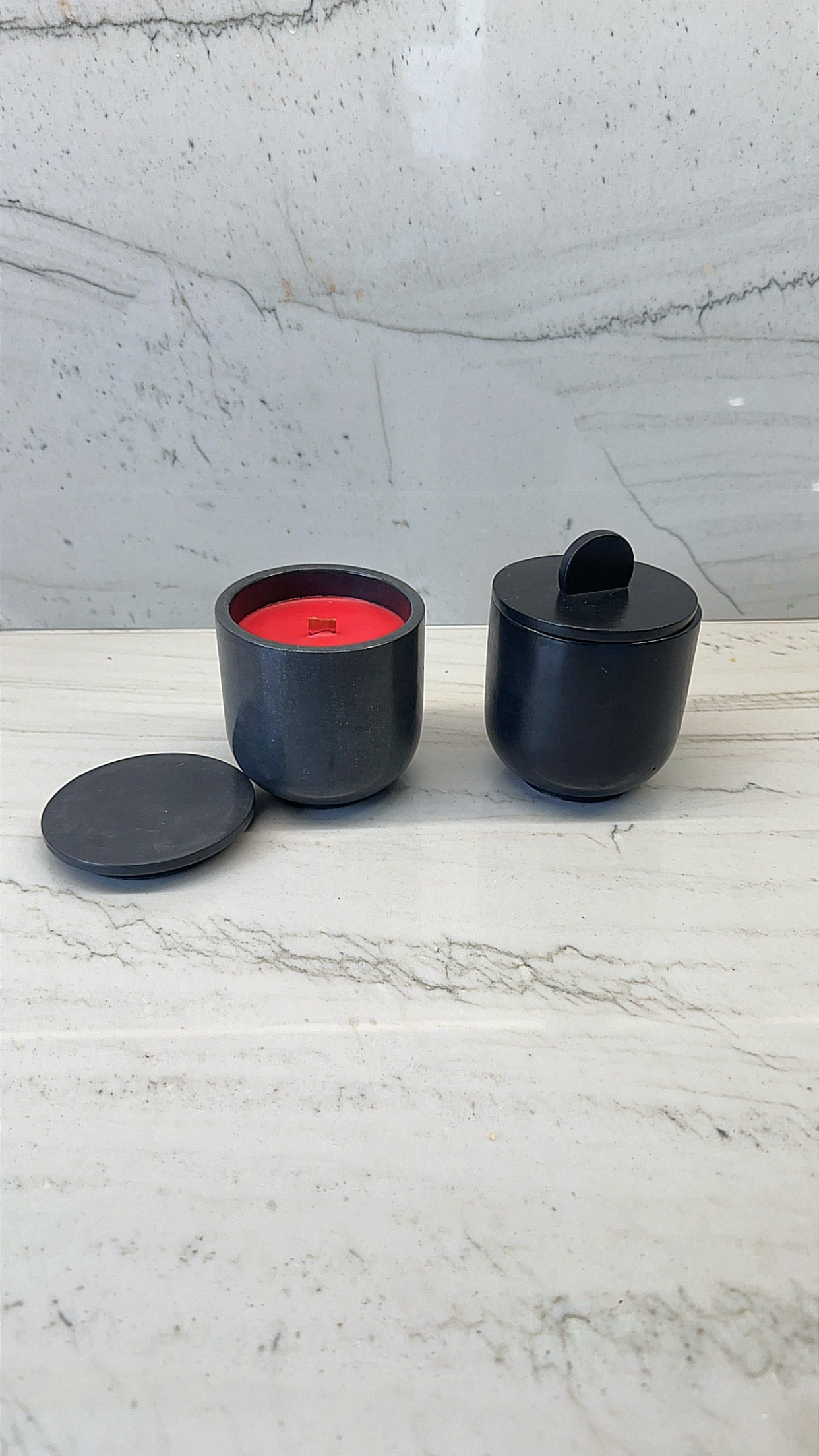 Editor’s Pick Candle